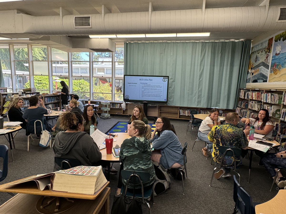 Amy Monaghan tweet media