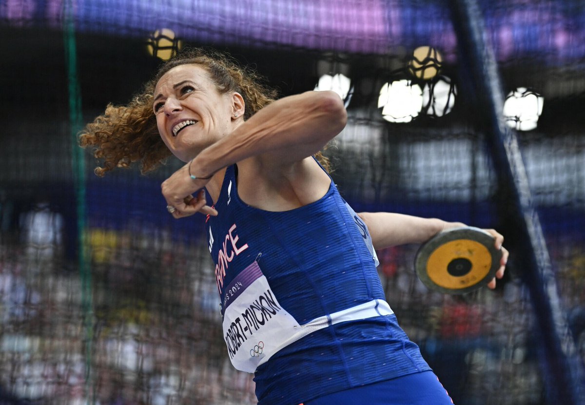 ⛔ C'est fini pour Mélina Robert-Michon au lancer de disque

Malgré toute sa persévérance, elle n'est parvenue à lancer qu'à 57,03 m son disque, ce qui la place en dernière position de cette finale

➡️ l.leparisien.fr/PR8t

#Paris2024