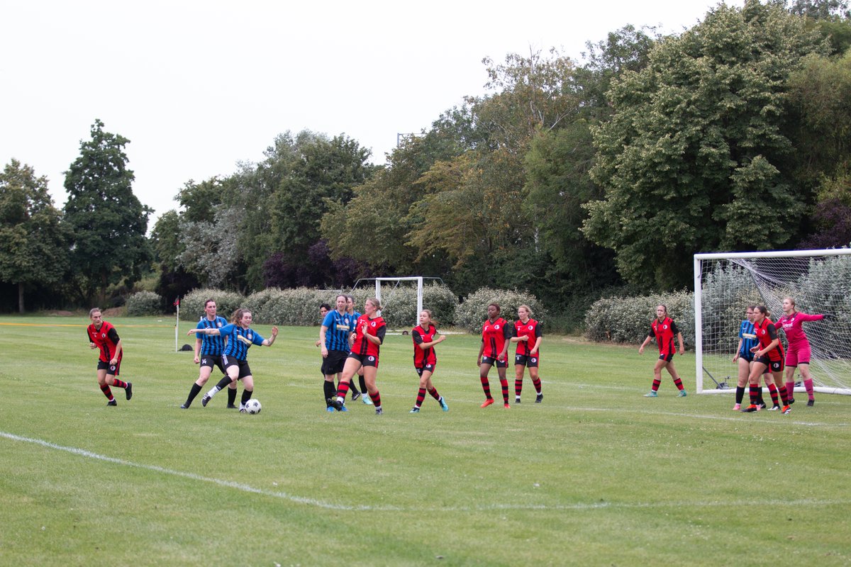 A great result yesterday for the Ladies in their first pre season friendly against @stangroundcardeafc with a 3-1 win. A massive shift put in by every player on the pitch and a positive team performance was displayed by all showcasing the hard work being put in⚽️❤️🖤