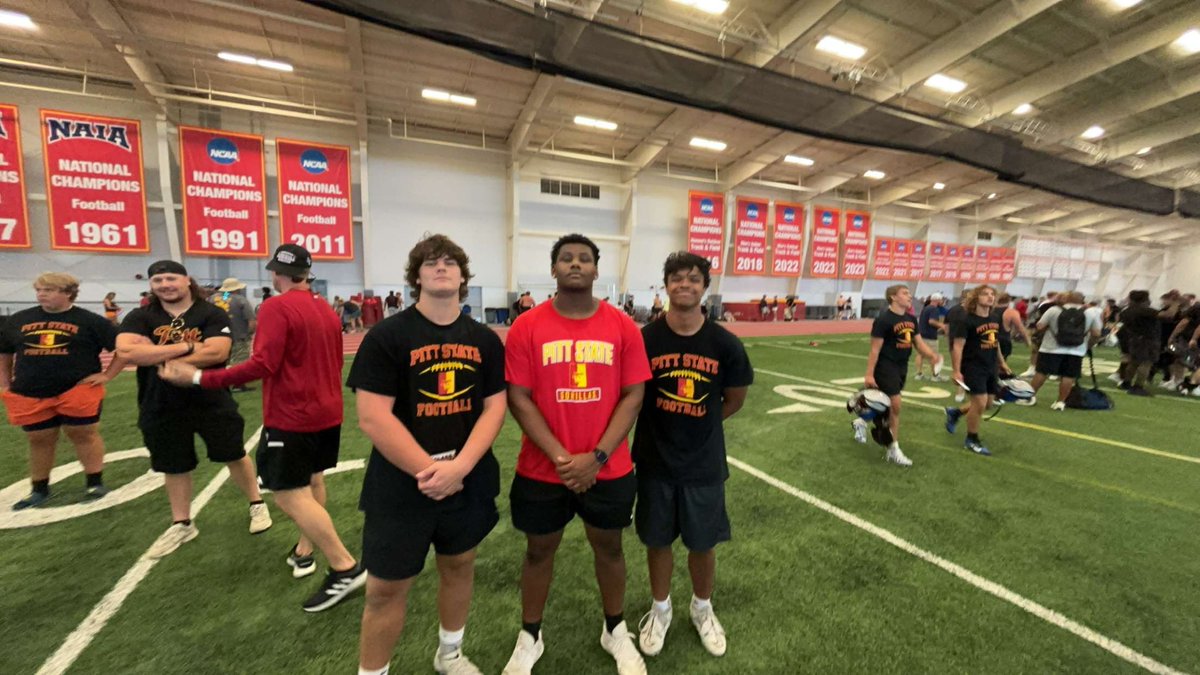 Nicholas Breit (@breitnicholas) on Twitter photo Thank you <a href="/GorillasFB/">Pitt State Football</a> for having me at their camp!
<a href="/CoachBBleil/">Bill Bleil</a> <a href="/COACHLUE/">Dan Luellen π¦
</a> <a href="/CoachALierman/">Coach Lierman</a> <a href="/LNEagleFootball/">Eagle Football</a> <a href="/RecruitLNEagles/">Liberty North Football Recruiting</a>
I also saw a familiar face <a href="/manny_conley/">Manny Conley</a> Thank you <a href="/GorillasFB/">Pitt State Football</a> for having me at their camp!
<a href="/CoachBBleil/">Bill Bleil</a> <a href="/COACHLUE/">Dan Luellen π¦
</a> <a href="/CoachALierman/">Coach Lierman</a> <a href="/LNEagleFootball/">Eagle Football</a> <a href="/RecruitLNEagles/">Liberty North Football Recruiting</a>
I also saw a familiar face <a href="/manny_conley/">Manny Conley</a>