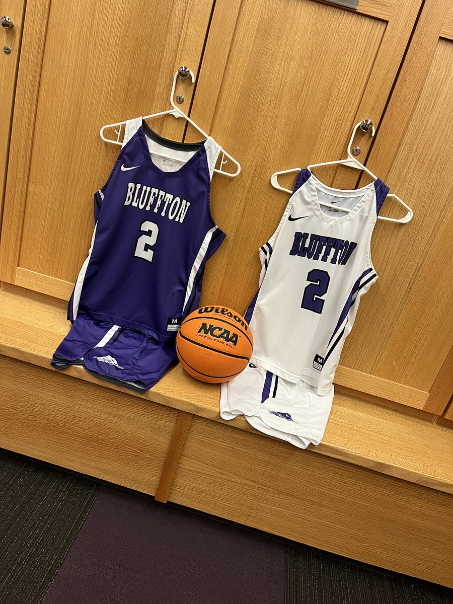 savannah0225's tweet photo. I had an amazing visit at Bluffton University today. Thank you so much Coach Shutler. Such a beautiful campus, I had a wonderful time! Thank you for having me. @coachshutler @blufftonuwbk @ladycometshoop @The_Blast_AAU https://t.co/H4dpS6S6x9