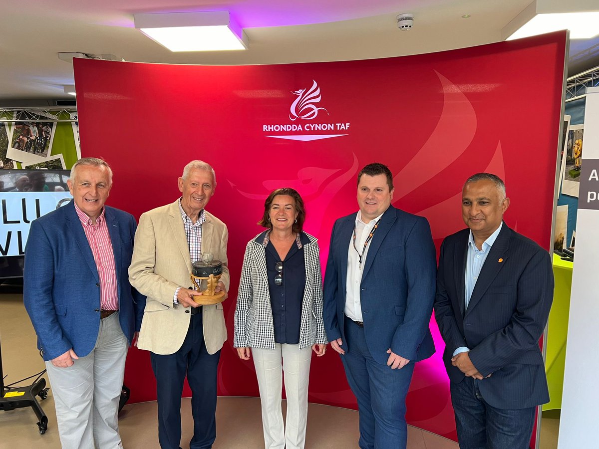 Pleased to join representatives  from the Eisteddfod, Wrexham Council, WLGA  and Welsh Government where I passed the hands of friendship trophy from RCT Council to Wrexham Council as hosts of next years #Eisteddfod