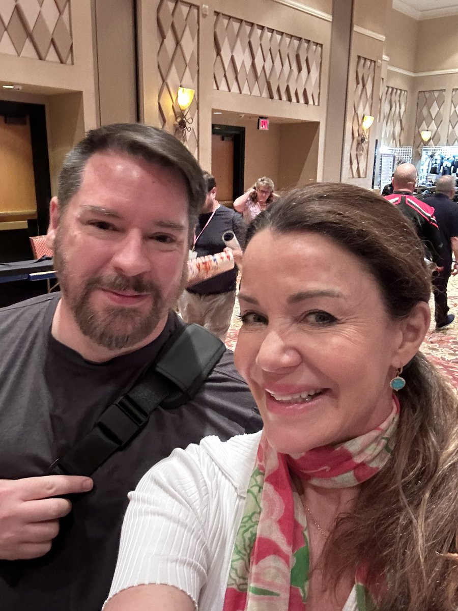 OnlyStans85's tweet photo. Had the best time at #STLV with the @SalonTrek crew! Got to meet some wonderful people, I only wish I took more pictures! Cant wait for next year!
#StarTeek #SalonTLV https://t.co/YIwZaW0w8t