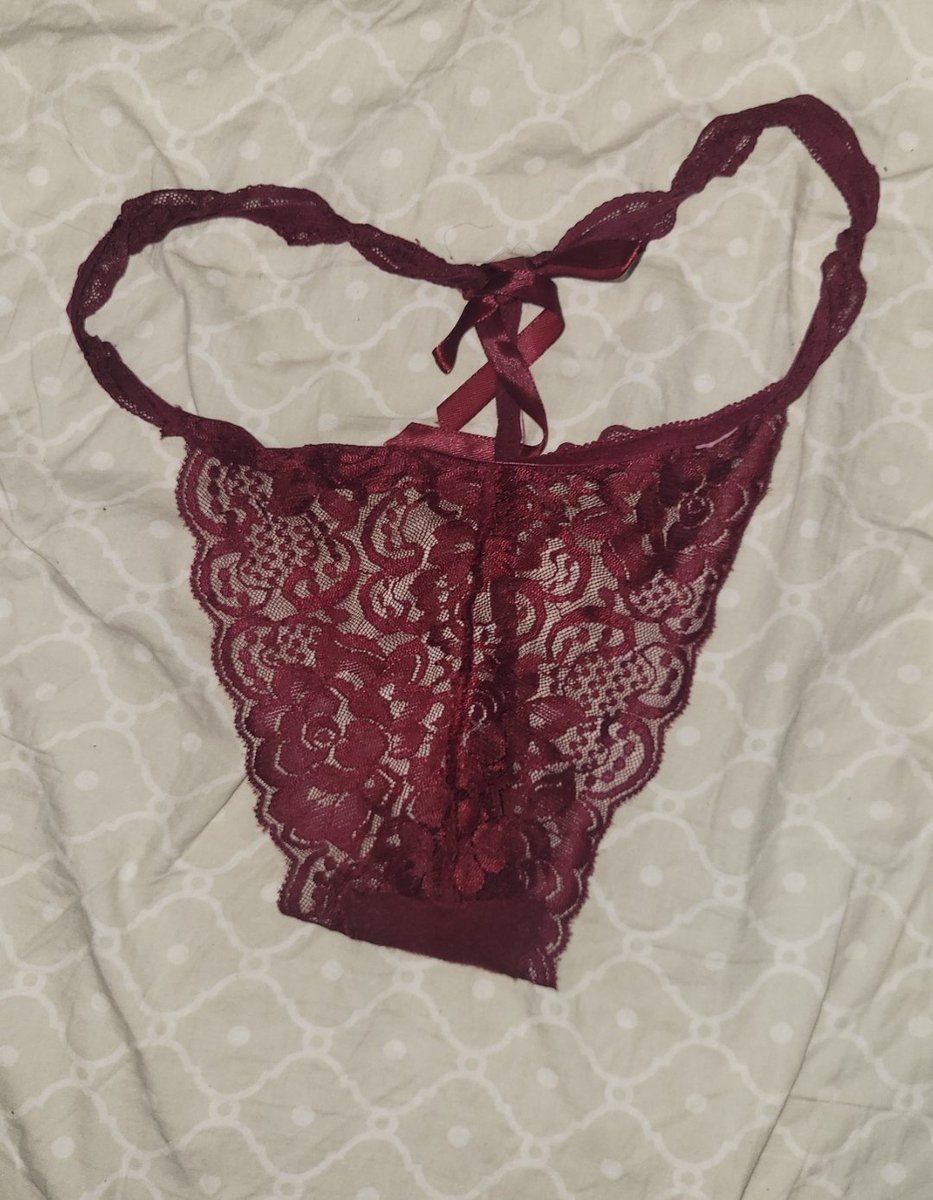 Papi_hungz's tweet image. Sex so good he forgot his panties.. all I do now is sniff sniff till we meet again 🔥📛🚒