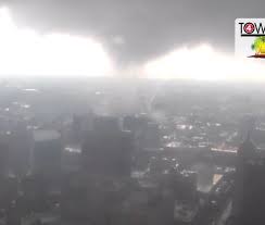 FlSerious's tweet photo. #Breaking #WeatherUpdate #Tornado: A tornado has ravaged downtown #Buffalo #NewYork #ExtremeWeather #Warning #Flooding #NaturalDisaster #Alert #ErieCounty #Weatherchannel #Weather #NOAA #NHC #USA https://t.co/eC5ZcuLV9l