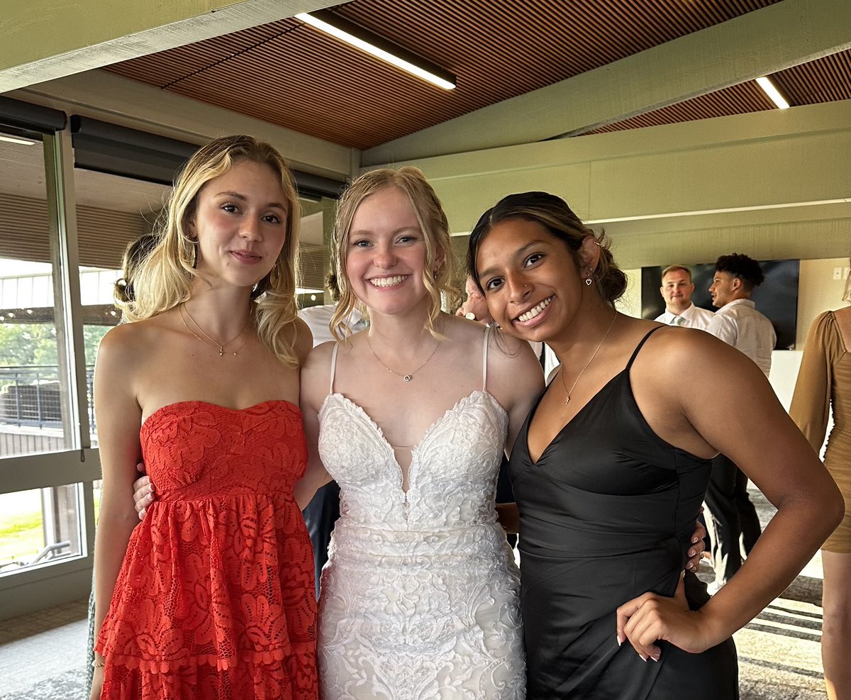 Had a great time celebrating alum <a href="/kaylin_18_/">Kaylin Willey</a>⁩ ‘s wedding along with other alums including <a href="/__emerson___/">emerson</a> ⁦<a href="/LKlaessy/">Laura Klaessy</a>⁩ <a href="/lydster1423/">Lydia</a> &amp; ⁦⁦<a href="/lampejosie/">Josie Lampe</a>⁩