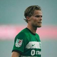 MUFC_Playboy's tweet photo. If Manchester United don’t sign Manuel ugarte then we should sign either Martin zubimendi or Morten hjulmand and both should cost a lot less https://t.co/bDU9Om3ADM