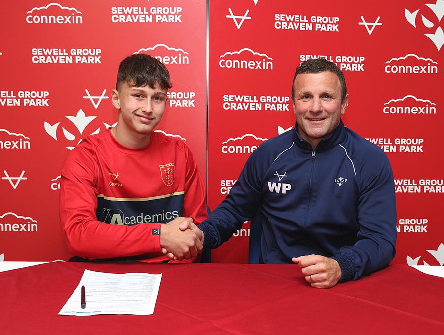 Congratulations to the Hull Wyke u14s who have signed scholarship contracts with <a href="/hullfcofficial/">Hull FC</a> and <a href="/hullkrofficial/">Hull KR</a> 

Freddy Kirby at KR
Harry Cook at FC
Ashton Webster at FC
Ethan Peart at KR

#hullwyke
#twoblues