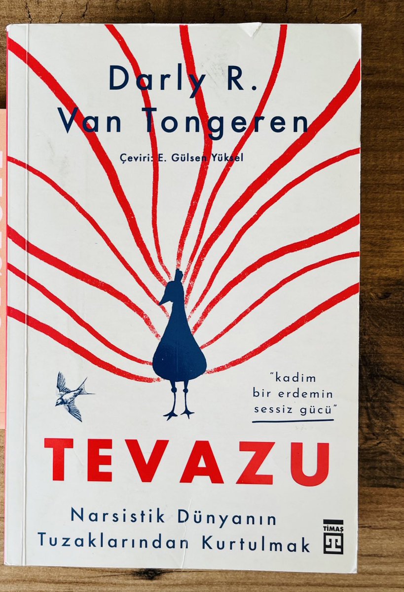 “Eğer yeni şeyler öğrenmiyor, gelişme göstermiyor ve fikirlerimizi değiştirmek için çaba sarf etmiyorsak ya inanılmaz derecede kirbirliyizdir ya da homojen ve dar bir sosyal grubun üyesiyizdir.”
s.249-250