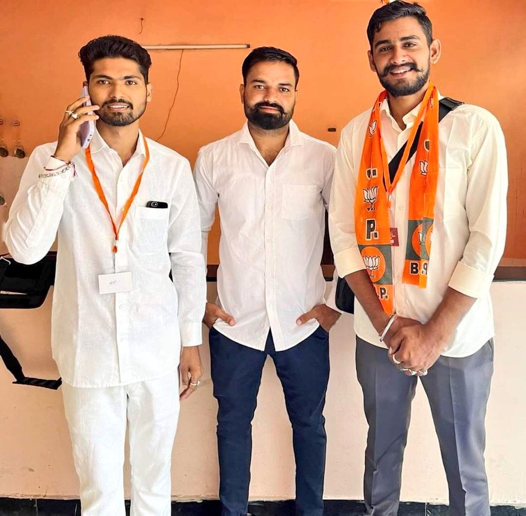 rohitnayakbjp's tweet photo. भाजपा #आईटी विभाग के किशनगंज शाहबाद विधानसभा के पूर्व #विधानसभा प्रभारी भाई नरेश जी #रावत को #जन्मदिवस की हार्दिक शुभकामनाएं व उज्जवल भविष्य की कामना!

@Nareshsingrawat https://t.co/UzmaErdAkJ