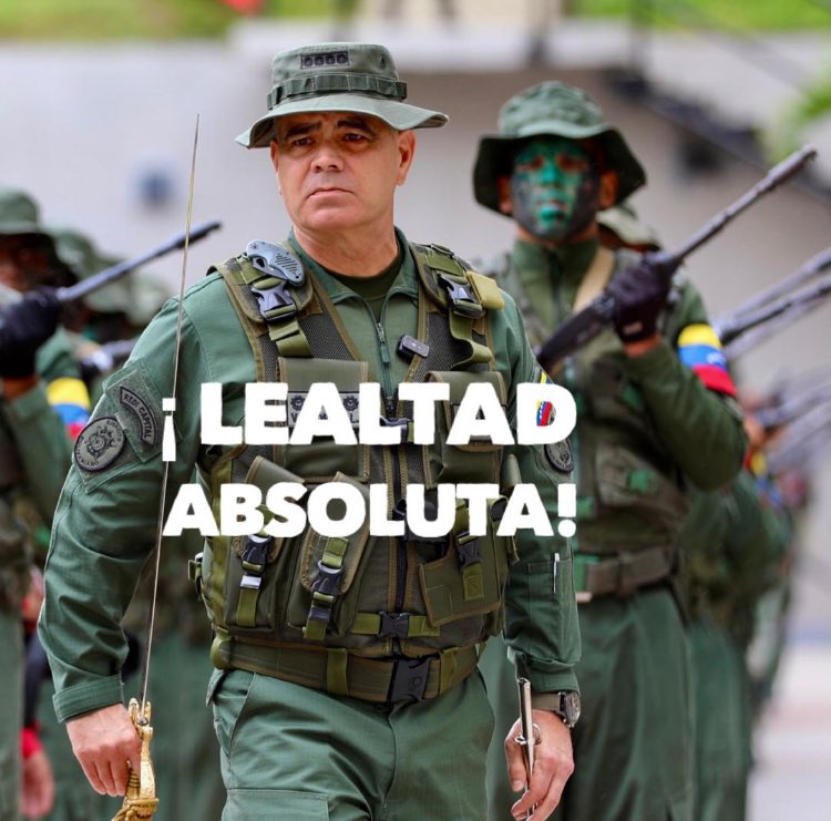 La oposicion apatrida y fascista tiene un ataque descomunal contra PADRINO LOPEZ, estan dando informacion de la familia. Inclusive sacaron uno primos hablando tonterias.
Y lo mas terrible es que ESTAN ARRECHOS POR QUE ES NACIONALISTA, CHAVISTA Y BOLIVARIANO.