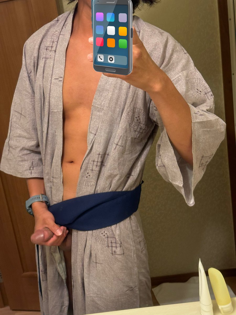 去日本玩最期待穿浴衣
看起來有夠色