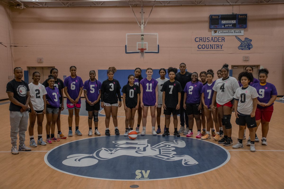 DRETHETRAINER5's tweet photo. Great day with some future Stars ⭐️ @SaraeCB2027 @jordanbarrnes @Aleah_li8 @alexandra_koon @biancaellis06 @LaylaGutierrez_ @bellaCuranovic @Camille_Wiley23 @MaddieRorie15 https://t.co/RZt43Muu9r