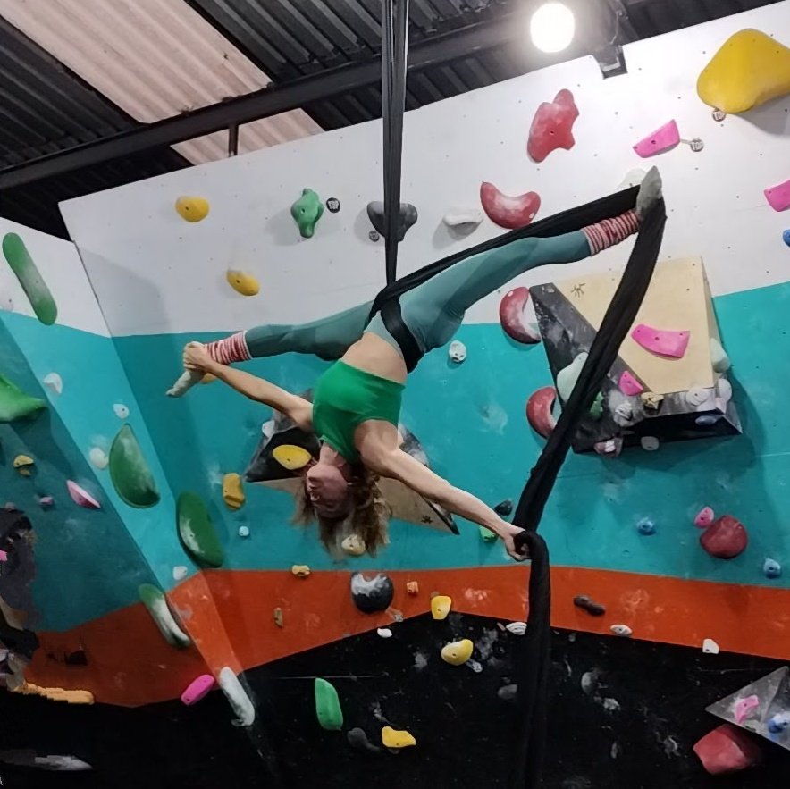 domelyAmaro's tweet photo. Ayer me dijo un ave que volara......

#Aerialist
#Instructora
#AerialSilks 
#DanzaAerea https://t.co/SGEmv9F9ZF