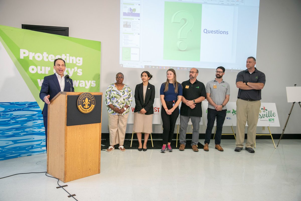 SolarizeLou's tweet image. Thank you to @LouisvilleMayor, @EngageLSC, @iconsolar, Solarize Louisville participant Sharene, and all who joined the Mayor's Press Conference last week to announce the extension of the Solarize Louisville deadline! Learn more and enroll by 08/18 at SolarizeLouisville.com.