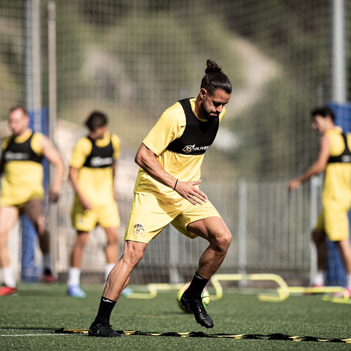 UEStaColoma's tweet photo. 🟡⚫ Iniciem setmana d'entrenaments per preparar l' Europa League 💪

#somiarengran 
#somcolomencs 
#ForçaUE🐿️ 
#europaleague https://t.co/ApcFU7oAk6