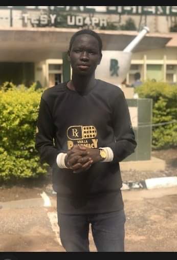 ArewaLives's tweet photo. @KawuGarba Allah ko? 😂😂😂 https://t.co/2bnuebvatA