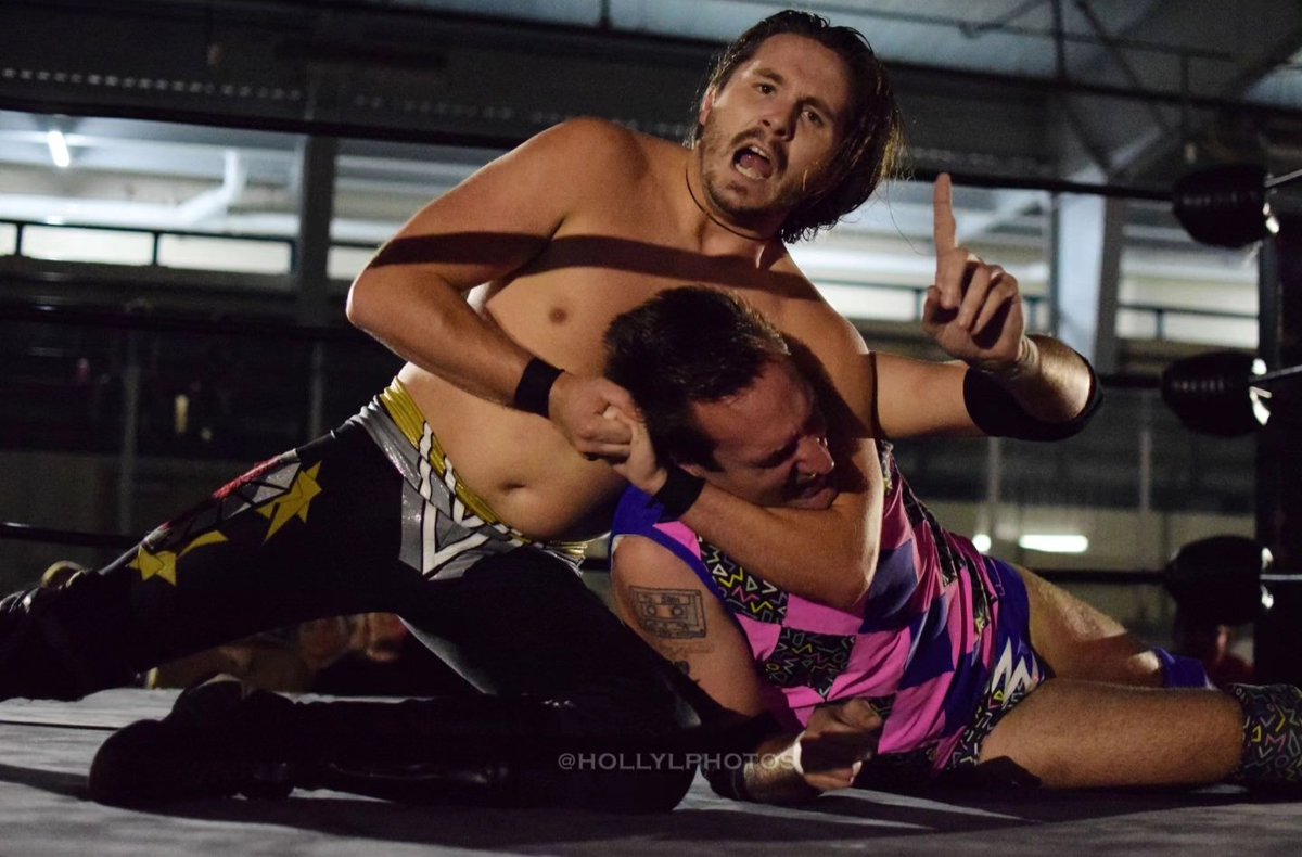 HollyLPhotos's tweet photo. #legacywrestlingalliance β’ @VaughnVertigo vs. @MrMGreyson
#vaughnvertigo #michaelgreyson #booksandlooks #prowrestling #professionalwrestling #indywrestling #independentwrestling #photography #sportsphotography #nikon #hollylengyelphotography #hollyLphotos https://t.co/EJtsDG4Aq3