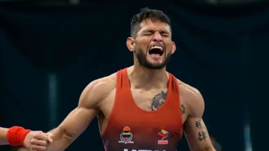 il_alan's tweet photo. ¿Pensaban que Raiber Rodríguez 🇻🇪 se despedía de #Paris2024? 👀 

Este martes competirá en el repechaje, dónde aún tendrá oportunidad de luchar por el bronce 🥉en la Lucha Grecorromana.

Más tarde les publico las participaciones del 06 de agosto de los venezolanos. https://t.co/g46FhDjEy1
