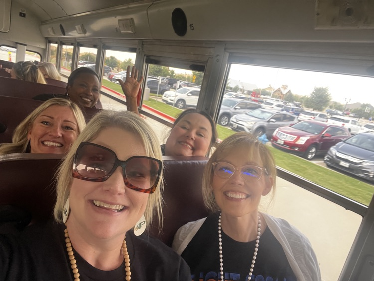 LightFarmsElem's tweet photo. Convocation Day 24-25 is in the books! This morning we did some visioning and goal work, and then rode PISD buses to convocation, where district leaders helped us kick off the school year. The LFE PTO and PEF spoiled us with lunch and prizes. August 13th is coming #ProsperProud https://t.co/X2RJvRKpZ2