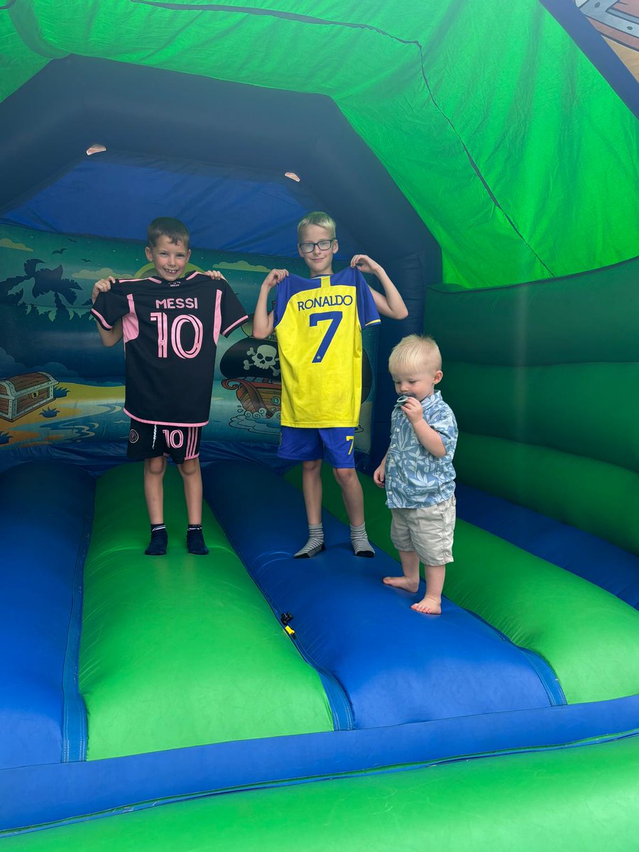 Gary Hooker tweet media