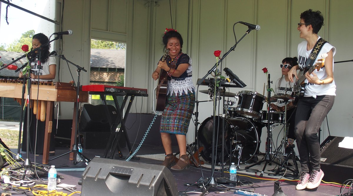 Guatemalan singer-songwriter Sara Curruchich, an activist in defense of the rights of women and her indigenous people, emanated joy Saturday at Riis Park in Chicago. She's a superhero.