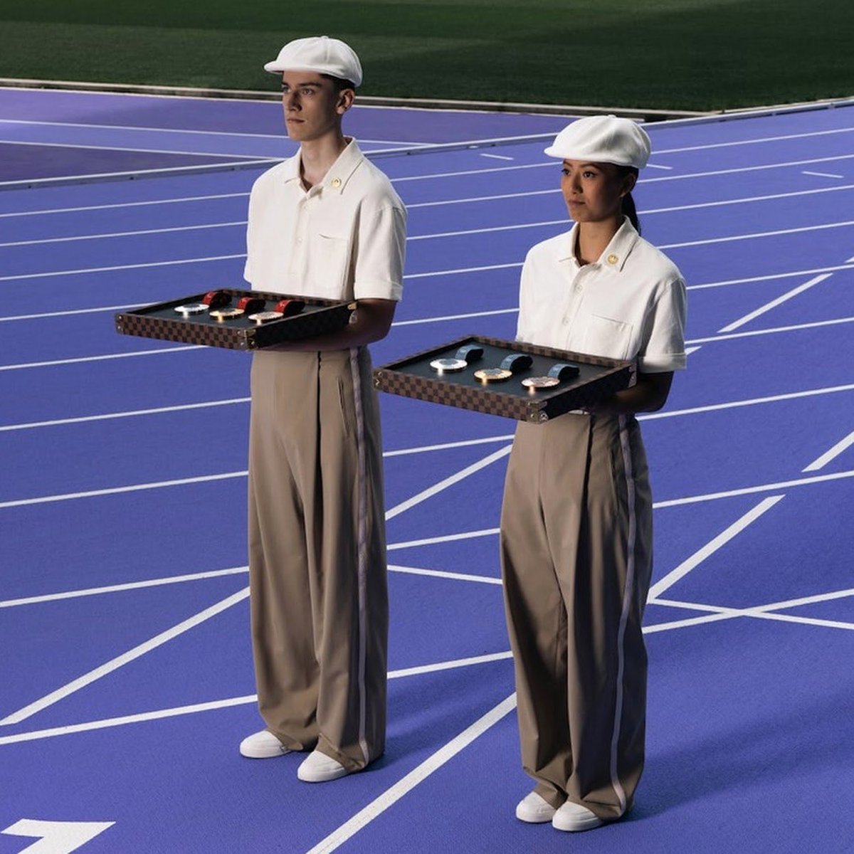 HertsTimelord's tweet image. The best thing about the Paris Olympics is that the kids bringing out the medals wear flat caps! #flatcap