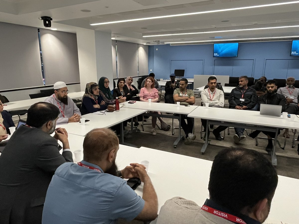Today representatives of the Muslim community met with leadership of <a href="/WMPolice/">West Midlands Police</a> &amp; <a href="/BhamCityCouncil/">Birmingham City Council</a> to discuss concerns about #FarRightRiots &amp; #Islamaphobia.

We are grateful to CC Craig Guildford &amp; Cllr <a href="/nickyebrennan/">Cllr Nicky Brennan</a> for providing reassurance &amp; a robust plan for community safety