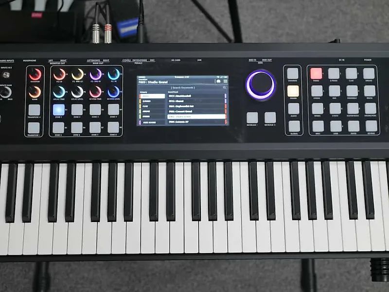 irukka_musicals's tweet photo. #Kurzweil #SP7Grand 88-Key Stage #Piano is a blend of classic craftsmanship and modern innovation, perfect for live performances and #studio sessions, offering rich, authentic sounds and a comfortable feel for solo or band performances.

Visit➡️ https://t.co/YCHZVUDuTL

#Irukka https://t.co/SFmClTH067