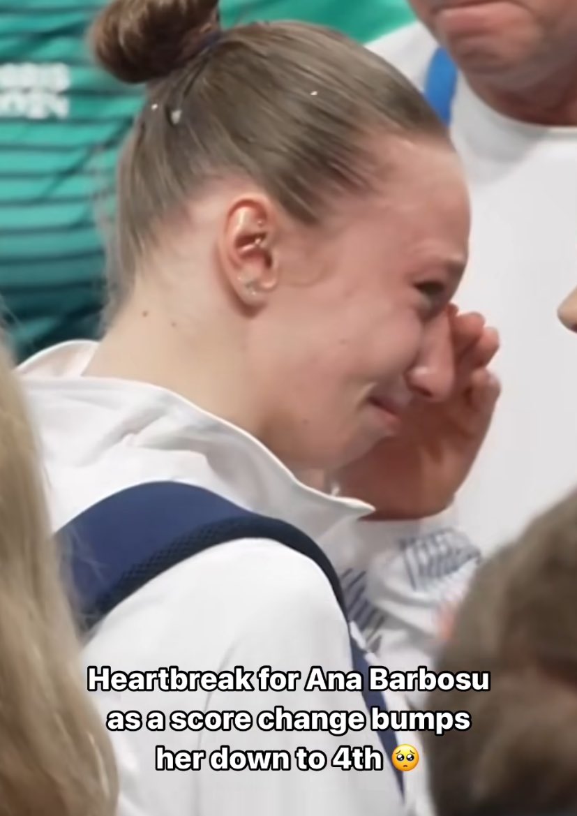 alyweb_'s tweet photo. la manera tan injusta en la que le han robado el tercer puesto a Ana Barbosu para que eeuu vuelva a quedar en el podio. Era una medalla muy merecida para Rumanía #Paris2024 https://t.co/HyT9cDMv81