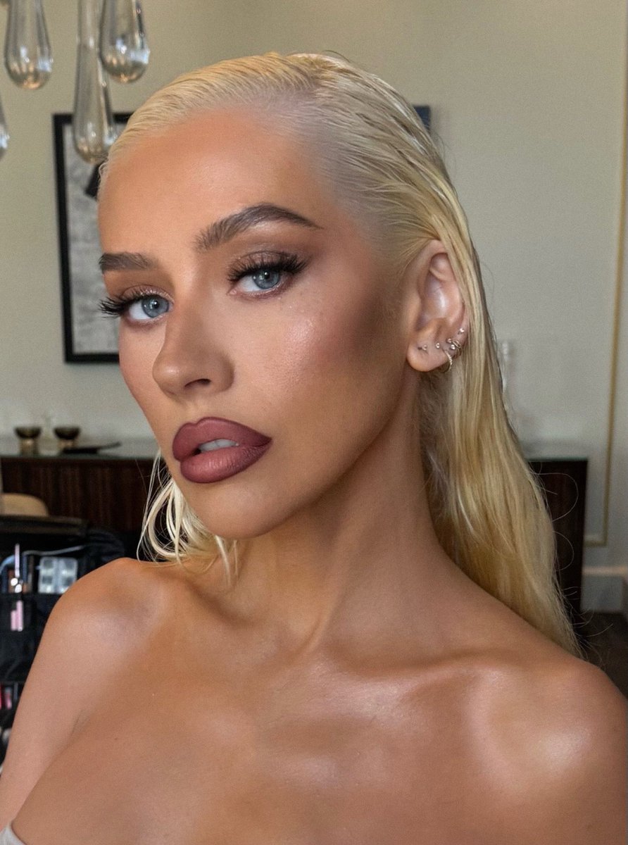 Christina Aguilera tweet media