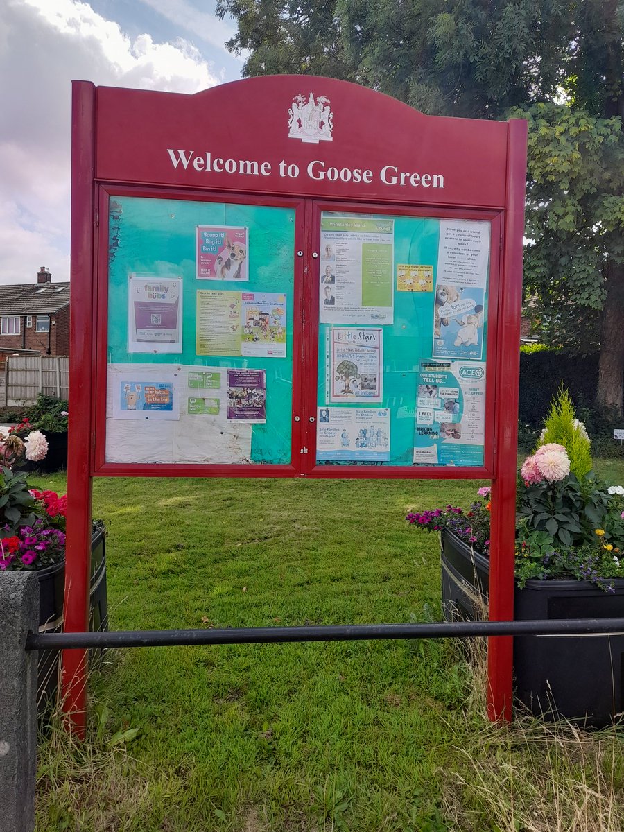 Vandalised noticeboard on Clapgate Lane has now been repaired 👍 If you would like to post your group details or an event in your local noticeboard, please contact:  #WinstanleyLabourParty 👍<a href="/clivemorgan1959/">Clive Morgan</a> <a href="/HON24885/">Cllr Helen O'Neill</a>