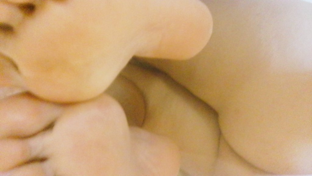 her1724's tweet photo. #beautifulfeet 
#hotMonday 
#🔥🫦🥵 https://t.co/4wG0X7wN8w