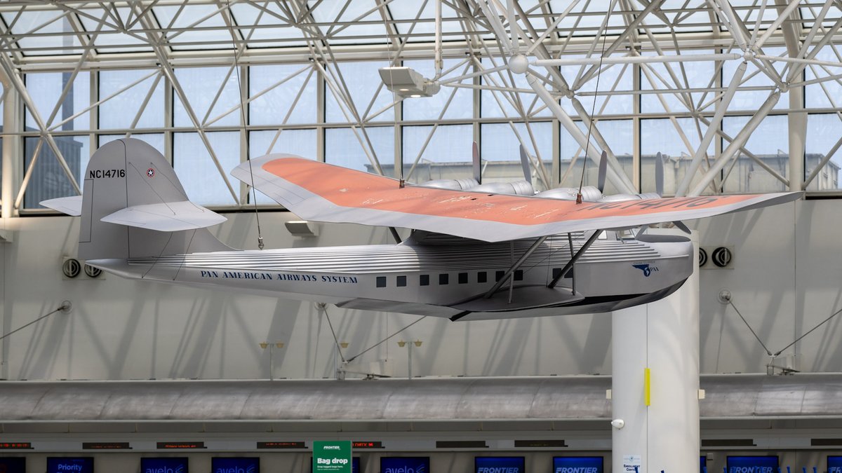 BWI_Airport's tweet image. This aircraft overhead our International Arrivals area is a replica Martin M-130.

Only three of these flying boats were built, all of them built locally by the Glenn L. Martin Company.

#SceneAtBWI #MDOTscenes #airports