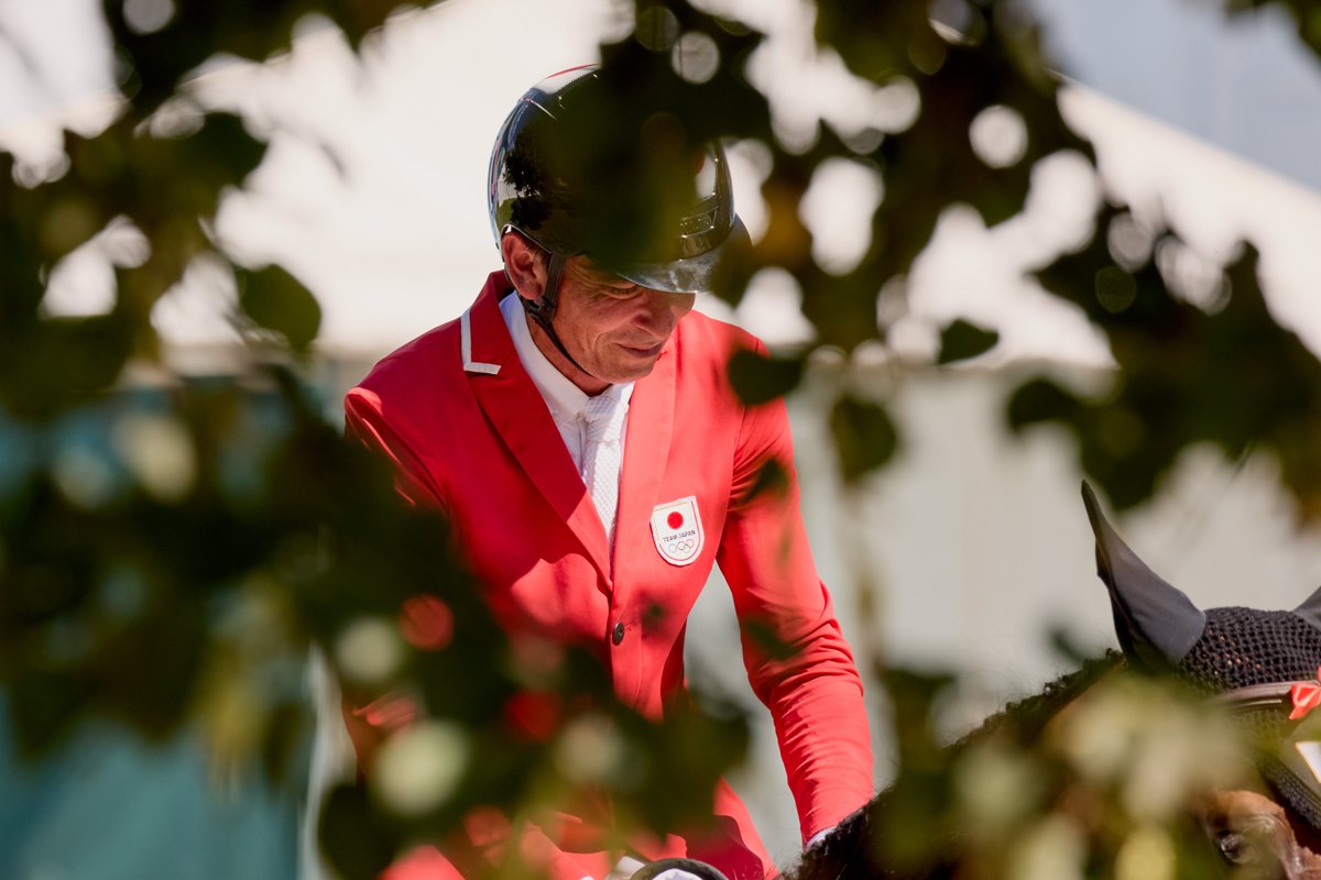 FEI_Global's tweet photo. Meet the masters of the jump! 👋🤩

The final lineup is set! Let’s hear it for the incredible combinations who will be competing for gold in tomorrow’s Olympic #Jumping Individual Final at @Paris2024! 🎉

With the top 30 through and the scores reset to zero, we’re in for a nail-biting showdown! 🔨

📸©FEI/ Liz Gregg

#ABondLikeNoOther #ASportLikeNoOther

#JumpingQualifier #Paris2024 #Olympics #Equestrian #RoadToGold #Top30 #Jumping #OlympicDreams #FEIJumping #EquestrianSport @Olympics  @CVersailles