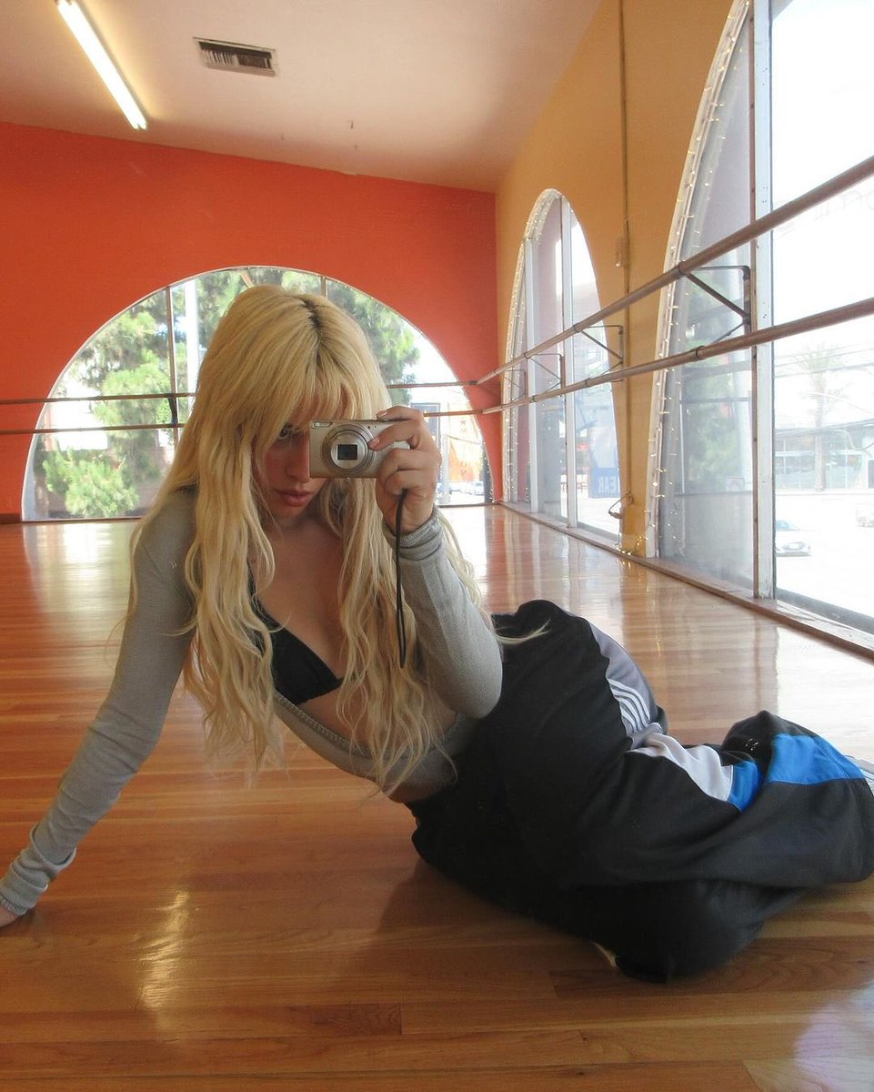 Camila_Cabello's tweet image. everything’s fleeting
🩰💘🩰💘