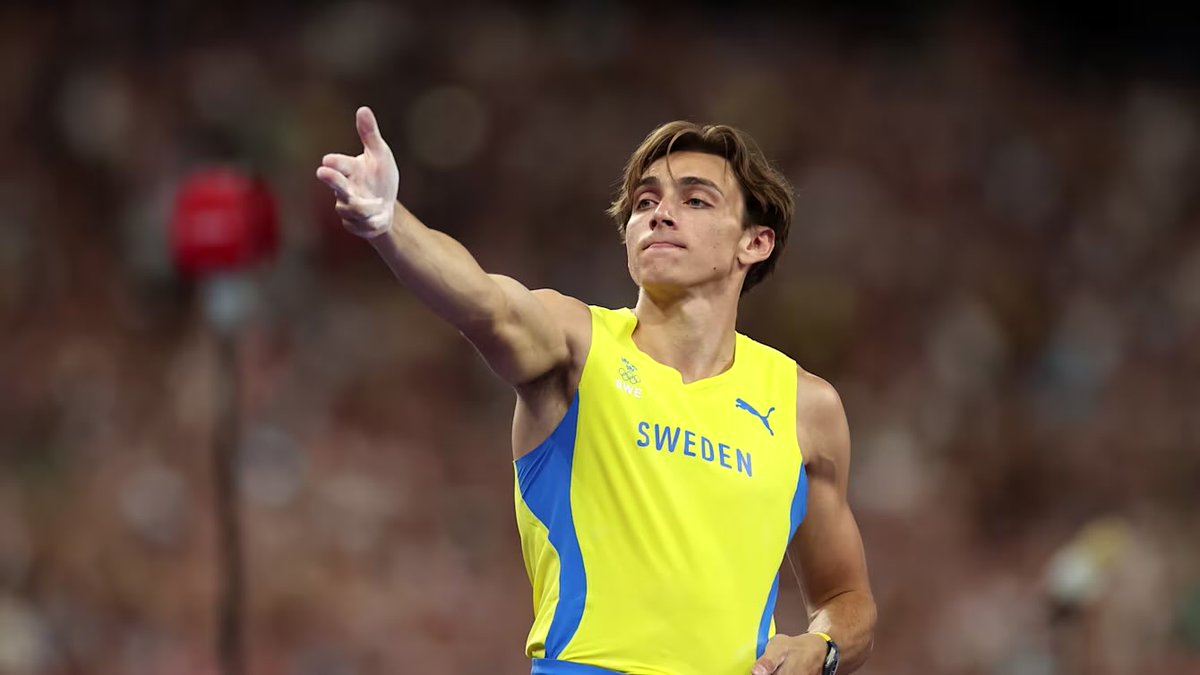 PopCrave's tweet photo. Sweden’s Mondo Duplantis breaks the Pole Vault world record, clearing 6.25m at the #Olympics to win Gold. https://t.co/E5cxjRk6T8