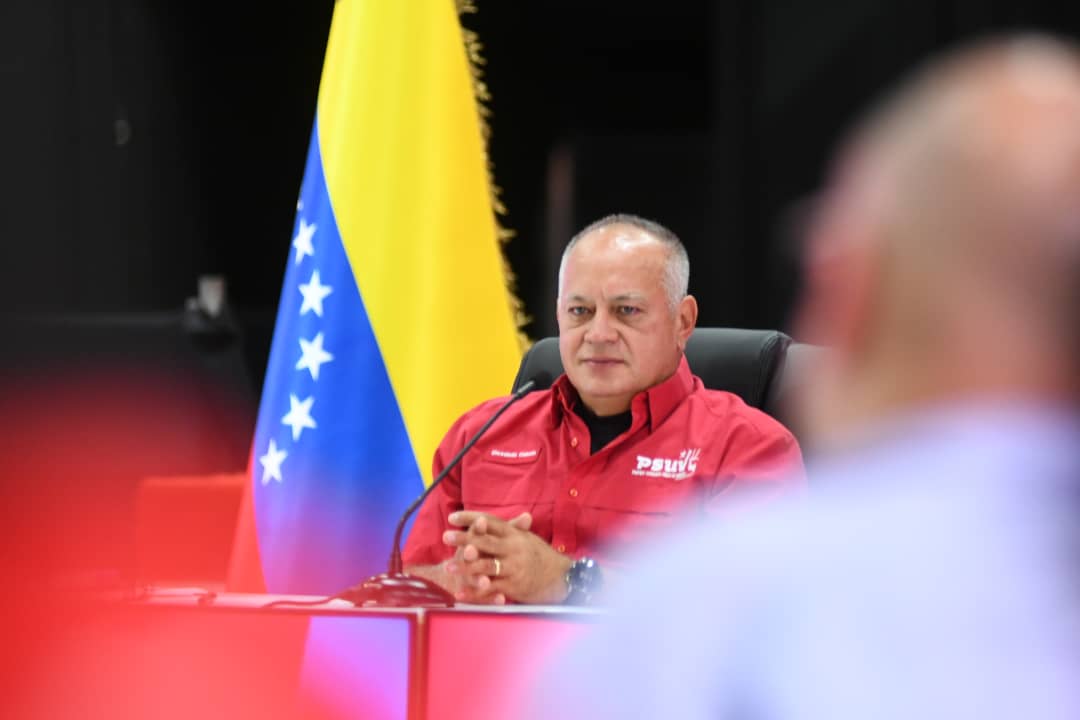"La derecha venezolana acostumbrada a hacer lo mismo en cada elección, repite el guión que han puesto en práctica desde hace 25 años: participen o no, dicen que hubo fraude. Nos quedamos esperando las pruebas", Diosdado Cabello. 

<a href="/dcabellor/">Diosdado Cabello R</a> 
#PatriaSoberanaYPlena