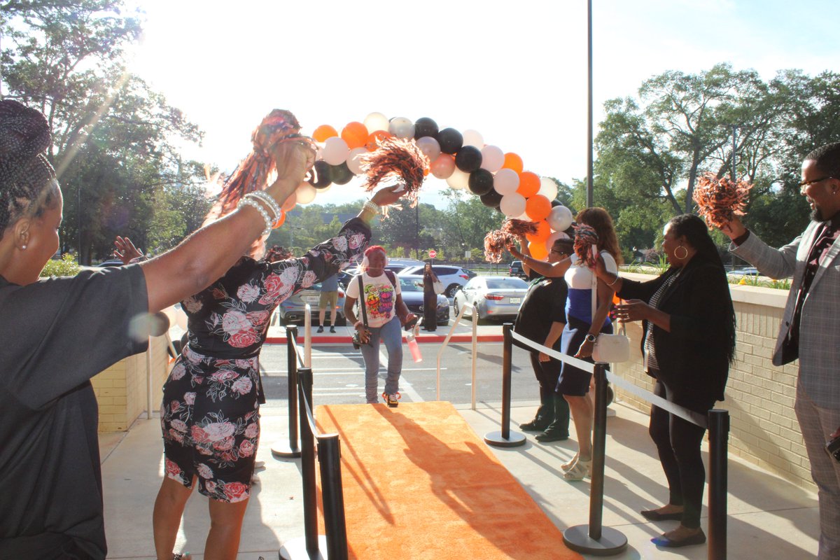 Cassandra James tweet media