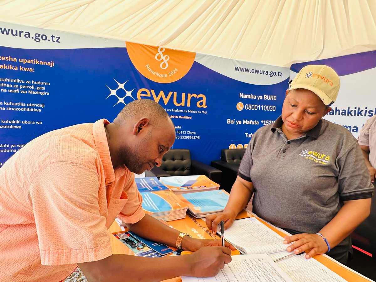 EwuraTanzania's tweet photo. #MAFUTAVJIJINI: Mtendaji wa Kata ya Mwinyi-Tabora, Ndugu Godwin Kayoka, ameishauri @EwuraTanzania kuongeza hamasa ujenzi wa #vituo vya #mafuta vya gharama #nafuu maeneo ya #vijijini ili kuongeza wigo wa huduma hiyo.
#NaneNane #NaneNane2024 #NaneNaneTabora #Ipuli #Tabora #mnadani #kilimo #mifugo #uvuvi #udhibiti