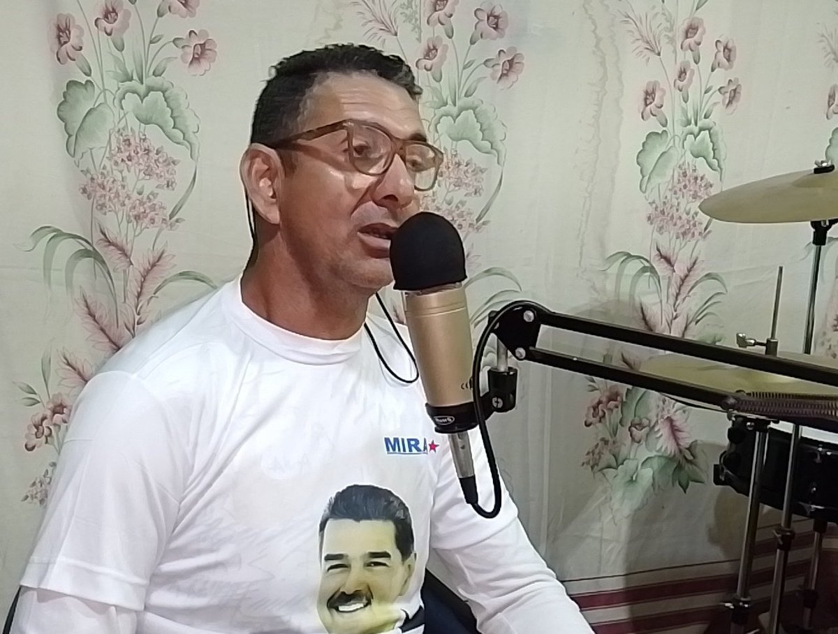 #RADIO|| Vocero Nacional de #MIRA, Freddy Linares, desde la emisora <a href="/activa941oficia/">activa941oficial</a>, en el estado Barinas, manifestó "nuestro movimiento brinda el apoyo rotundo a nuestro presidente <a href="/NicolasMaduro/">Nicolás Maduro</a>, reelecto por el pueblo venezolano"