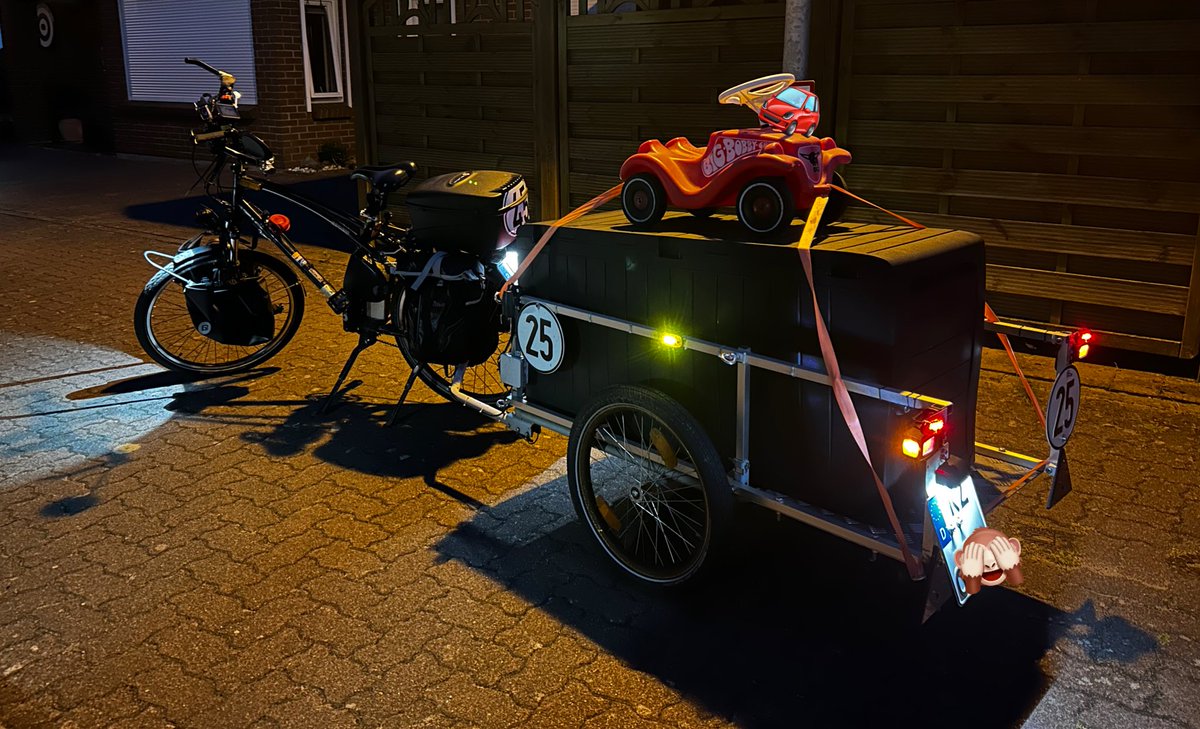 PhillipGoik's tweet photo. #Bobbycar on Tour 🚴🏻♂️🚗💨 ⚡️
#Autofahrrad #Fahrrad #Anhänger https://t.co/FSX9UZab81