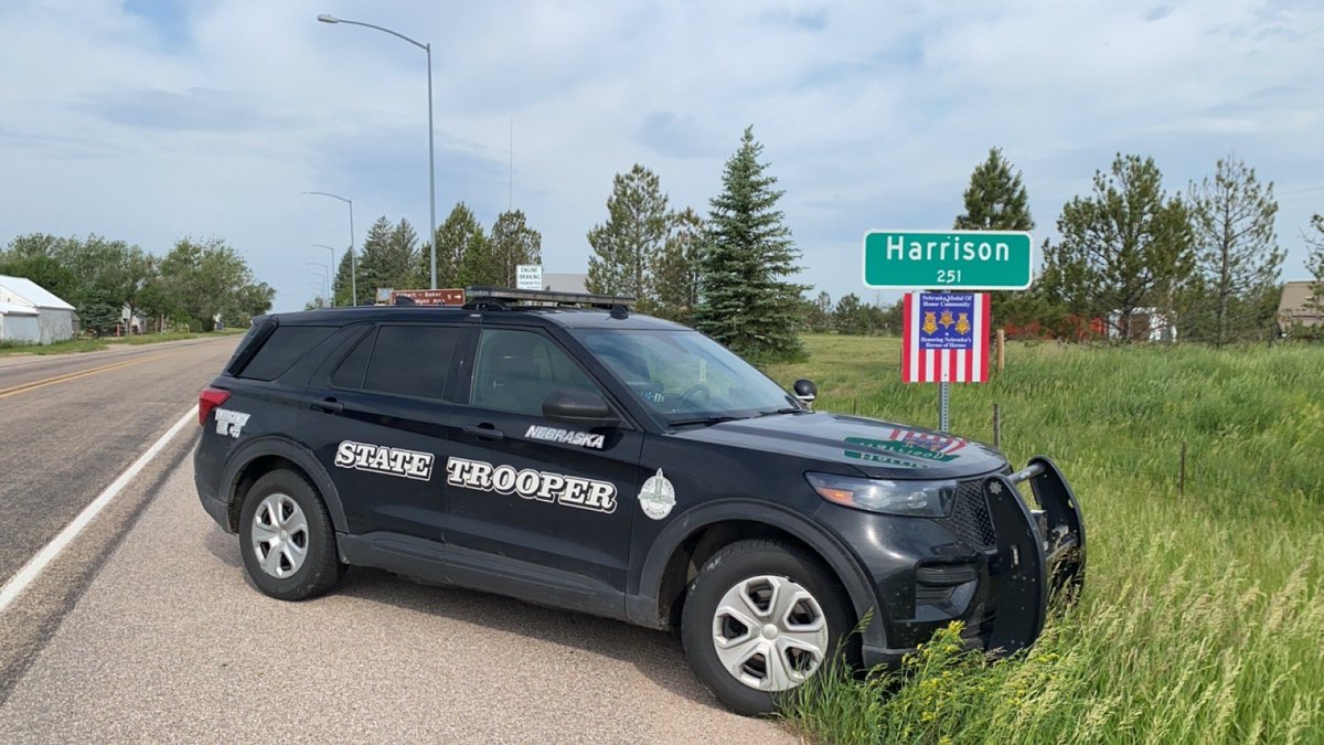 NEStatePatrol's tweet photo. On patrol on Highway 20 on Day 72 of the #NSPSummer Tour.
📍Harrison - Sioux County
Have a great day, Nebraska! https://t.co/RvjA1UItpR