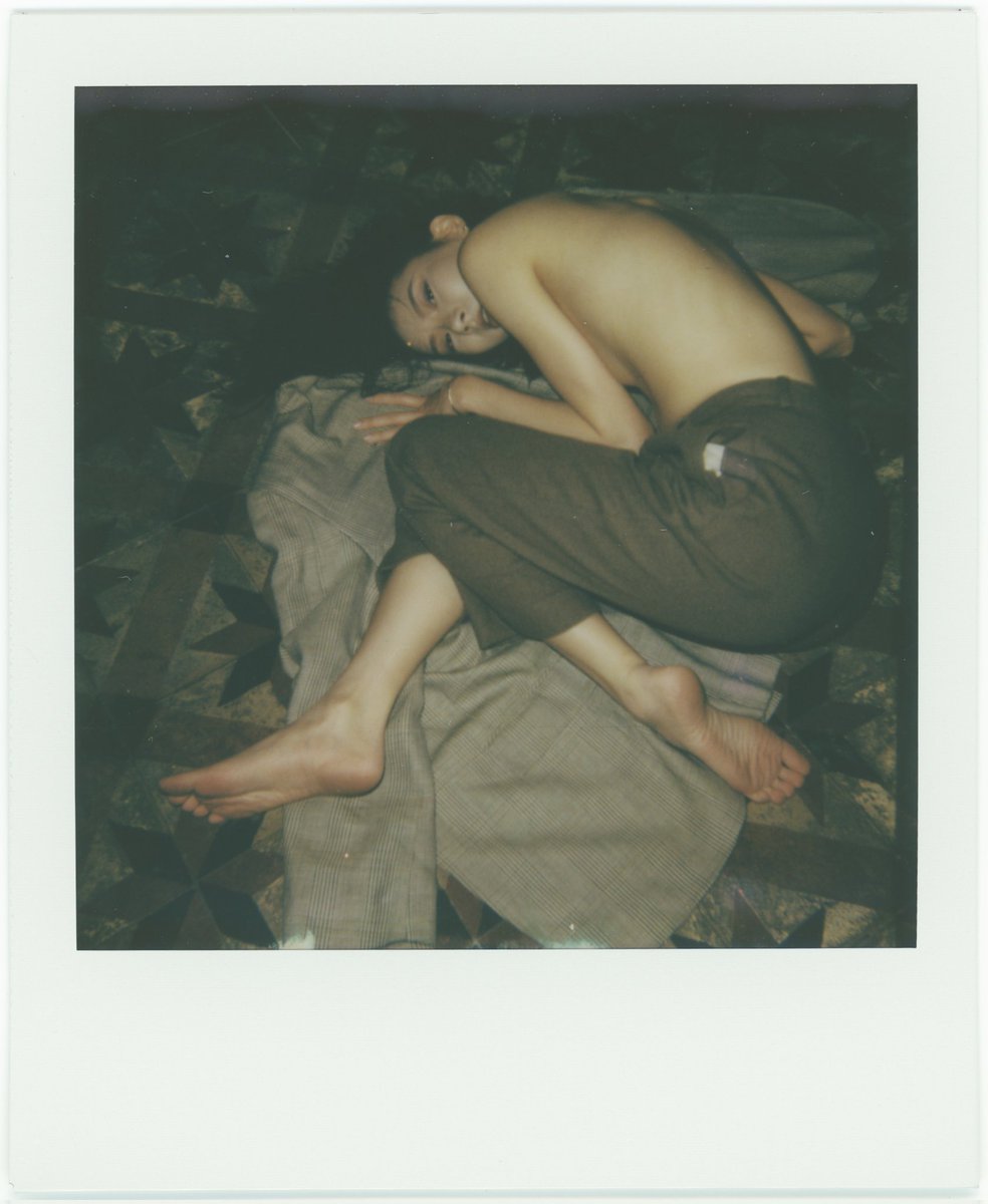 以己为景，以人为鱼
以爱为景，以己为鱼
诚则明矣，虚室生白