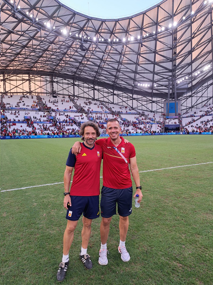 A la final!!! Espectacular el trabajo que has realizado con este equipo!  <a href="/carlos_rivera_c/">Carlos Rivera C.</a> 😃⚽️ Orgulloso y afortunado de compartir contigo todos estos momentos! Vamos <a href="/SEFutbol/">Selección Española Masculina de Fútbol</a> !!! 🇪🇦 #JJOO #Paris2024 #Final