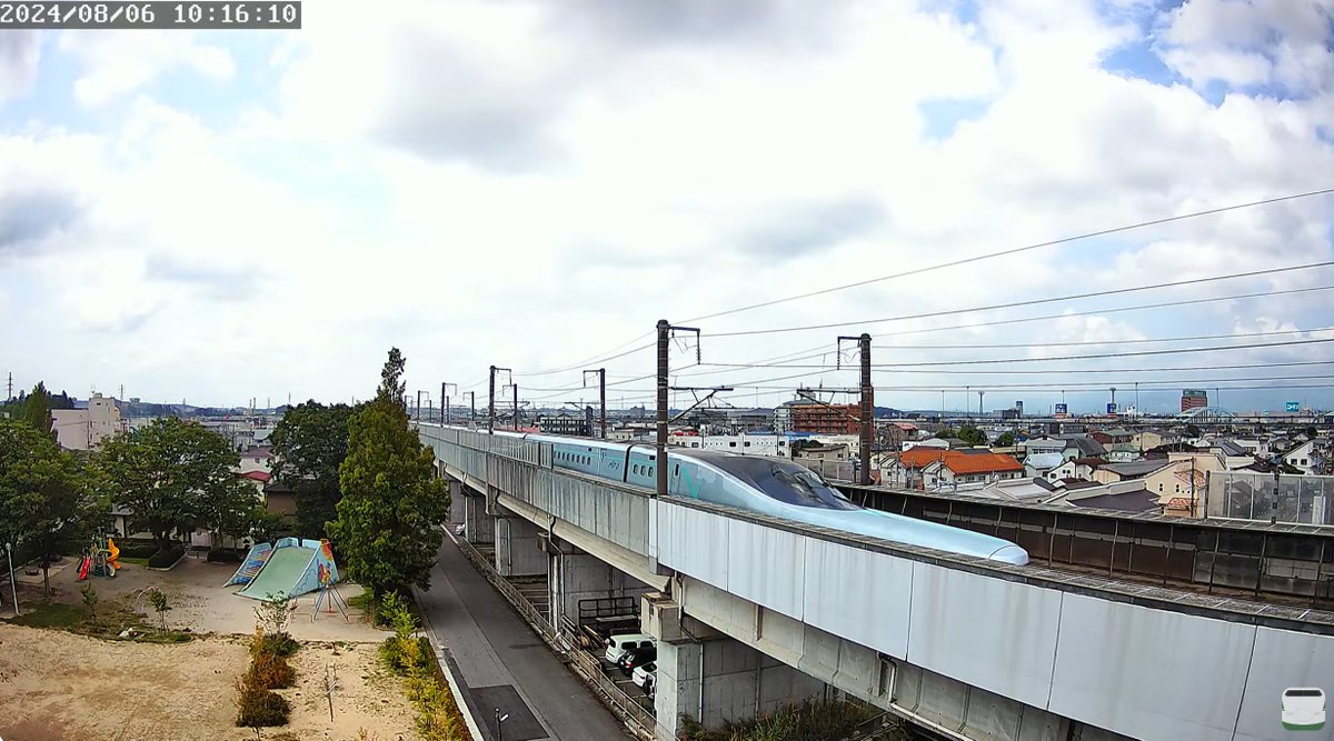 新幹線E956形電車(ALFA-X)。 郡山市東北新幹線東京方面ライブカメラ