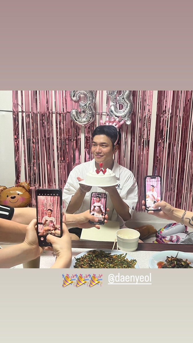 haesoo_star's tweet photo. 형진이네 집들이 1탄 🥕🥕
감자 미리 생파까지 하구
제법 즐겁고 훈훈하게 보냈네
2탄도 기대기대 https://t.co/2QWWmABD7b