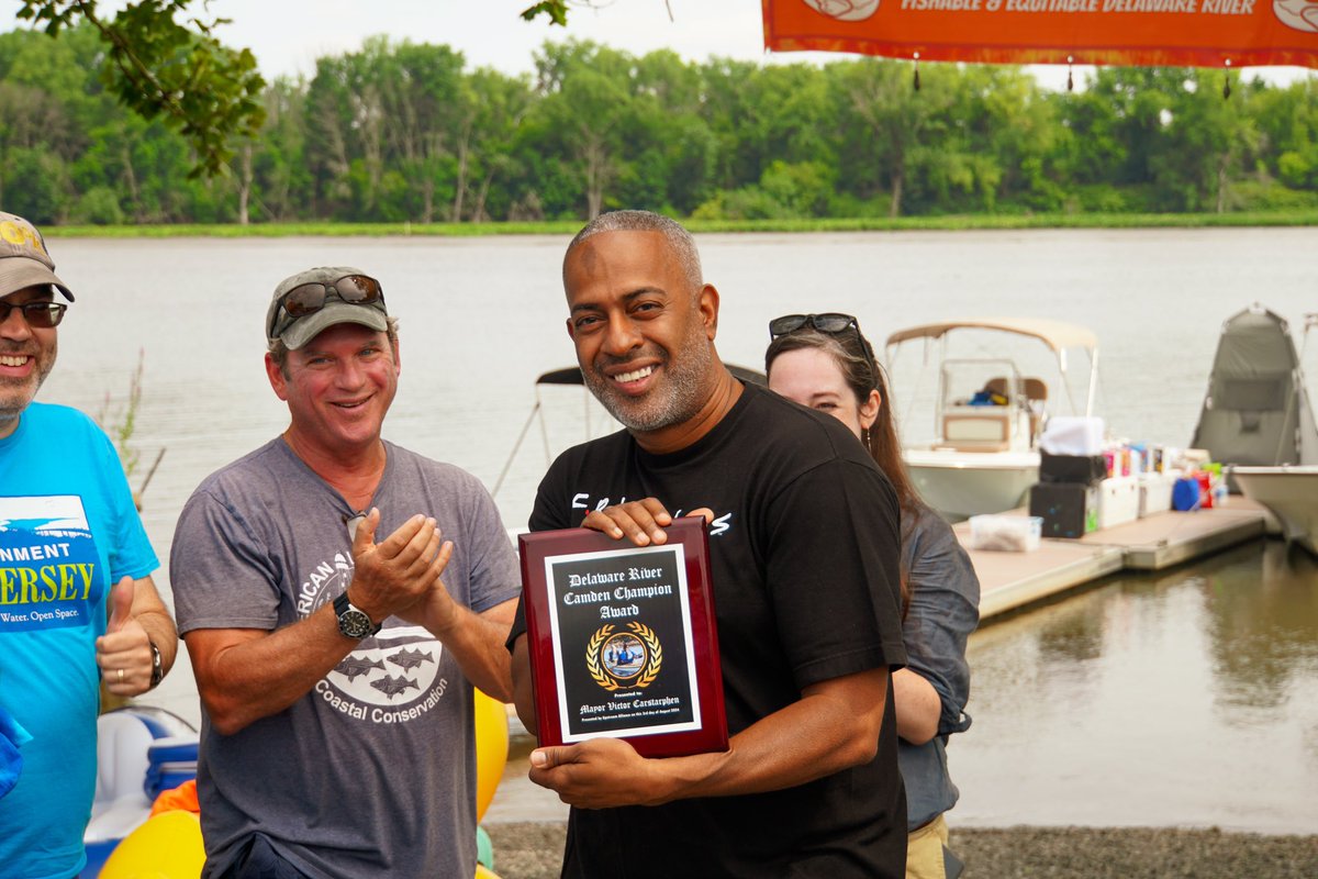 On Saturday, UA and @littoralsociety hosted our 5th annual Floatopia! 80 floaters joined us on the Delaware River for a celebration of clean water. 

A huge shoutout to <a href="/VicCarstarphen/">Mayor Vic Carstarphen</a> and <a href="/marksquilla/">Mark Squilla</a> for giving speeches about the importance of clean water and public access!