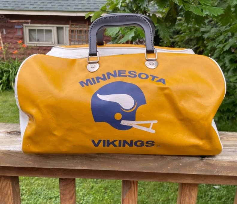 FB_Helmet_Guy tweet media