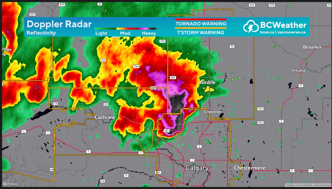yvr_patrick's tweet photo. Anyone north of Highway 201 in Calgary should take cover NOW! STRONG THUNDERSTORM OCCURING NORTH OF DOWNTOWN #CALAGRY. #abstom #yyc #yycwx @GinaCTV https://t.co/qFZHNdPum4